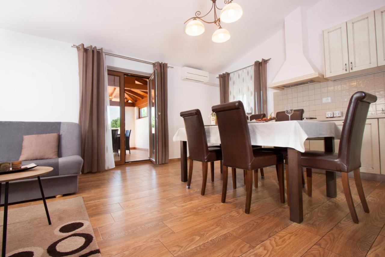 Appartement Apartman Lucija à Vižinada Extérieur photo